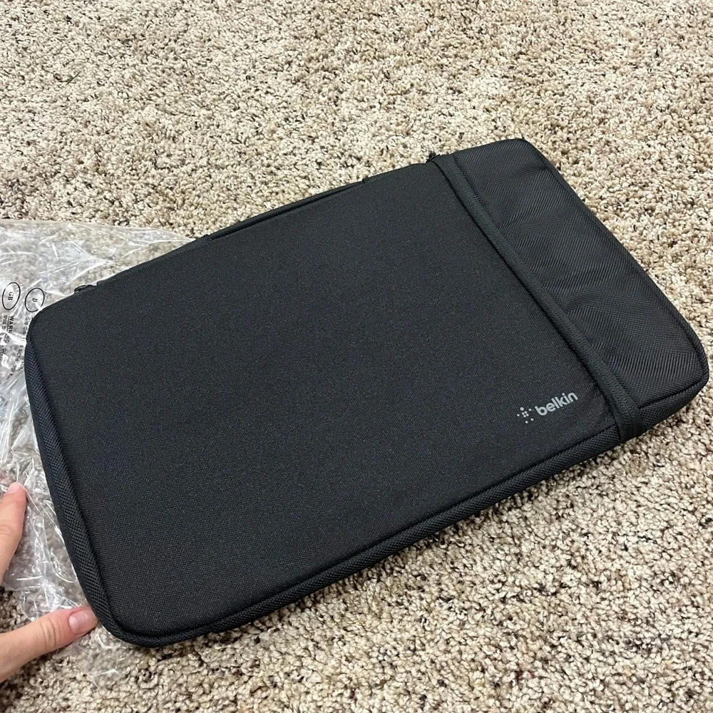 Belkin 11” Air Protect Sleeve for Laptops and Tablets